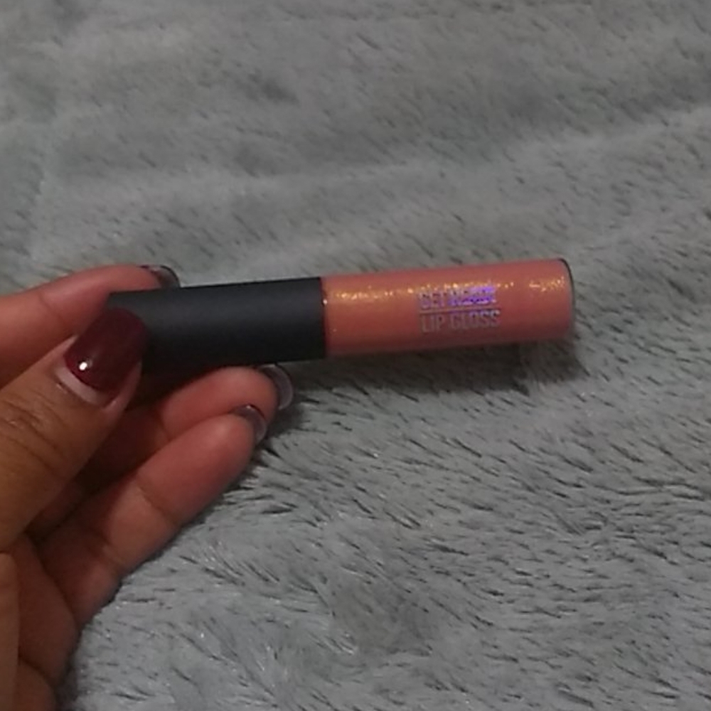 Makeup - Picture 4 of 5